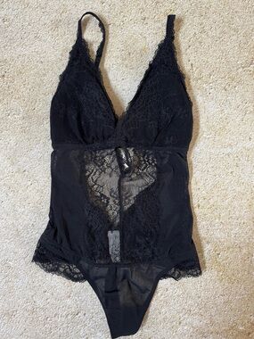 Sexy Abercrombie Black Keyhole Lace Bodysuit XXS